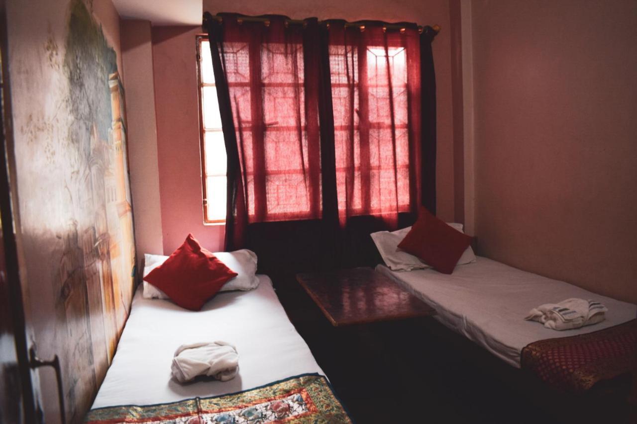 Family Guest House Varanasi Esterno foto