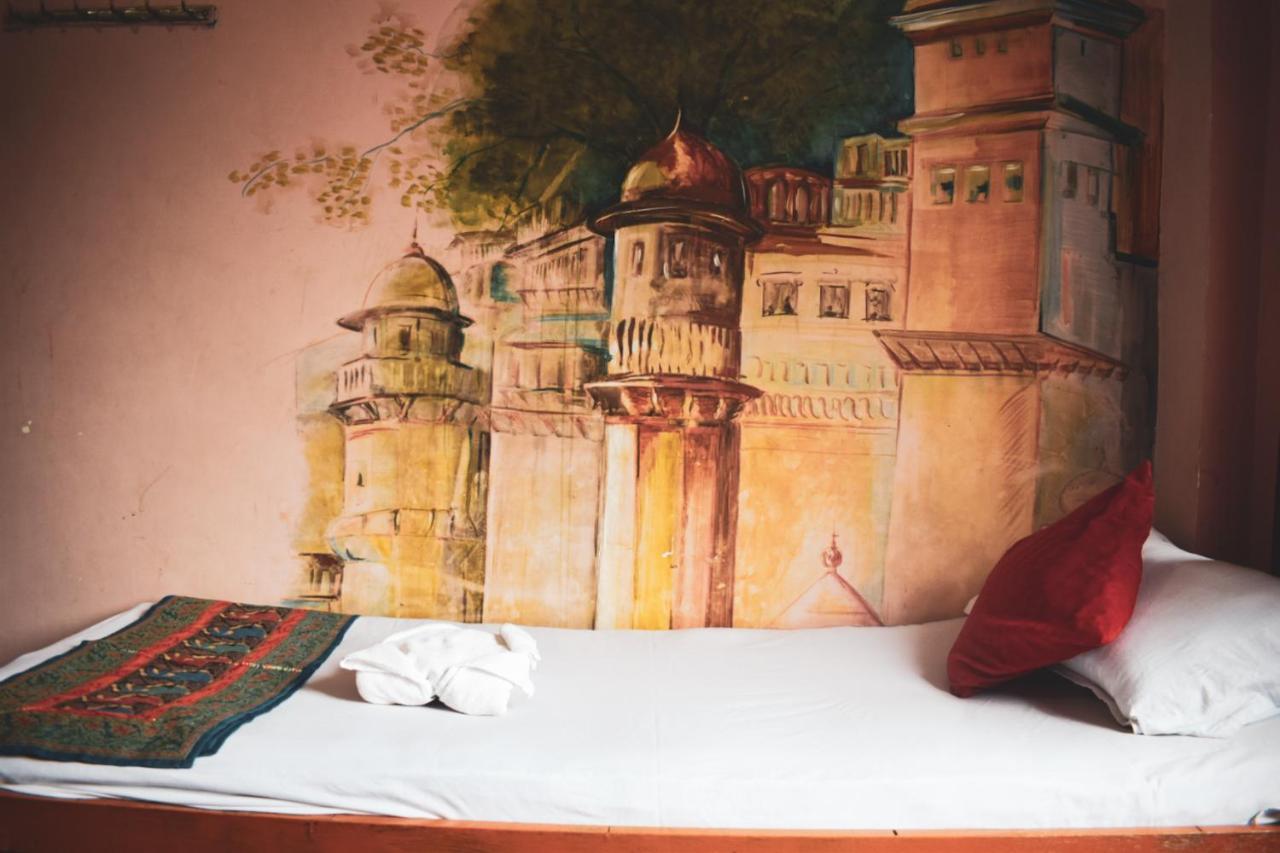 Family Guest House Varanasi Esterno foto
