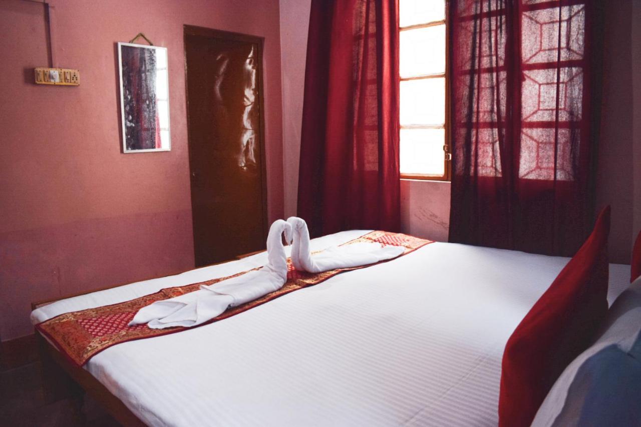 Family Guest House Varanasi Esterno foto