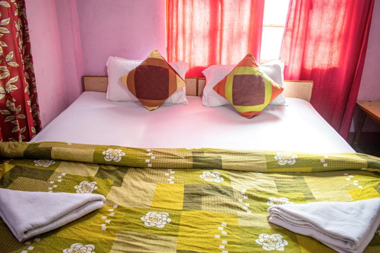 Family Guest House Varanasi Esterno foto