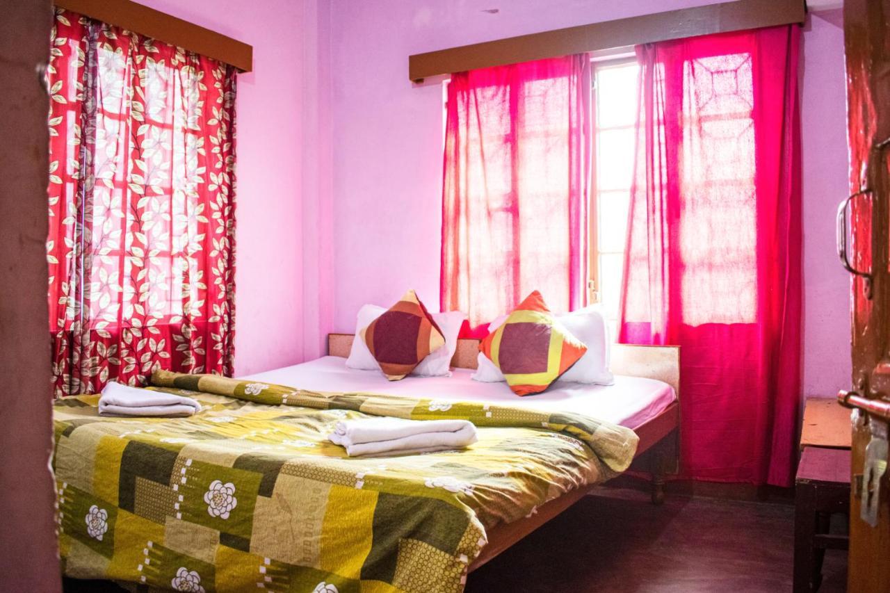 Family Guest House Varanasi Esterno foto
