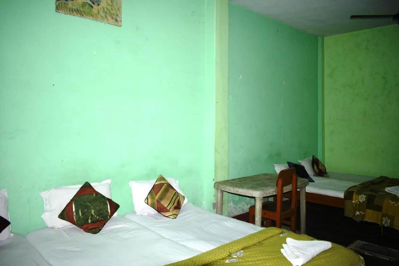 Family Guest House Varanasi Esterno foto