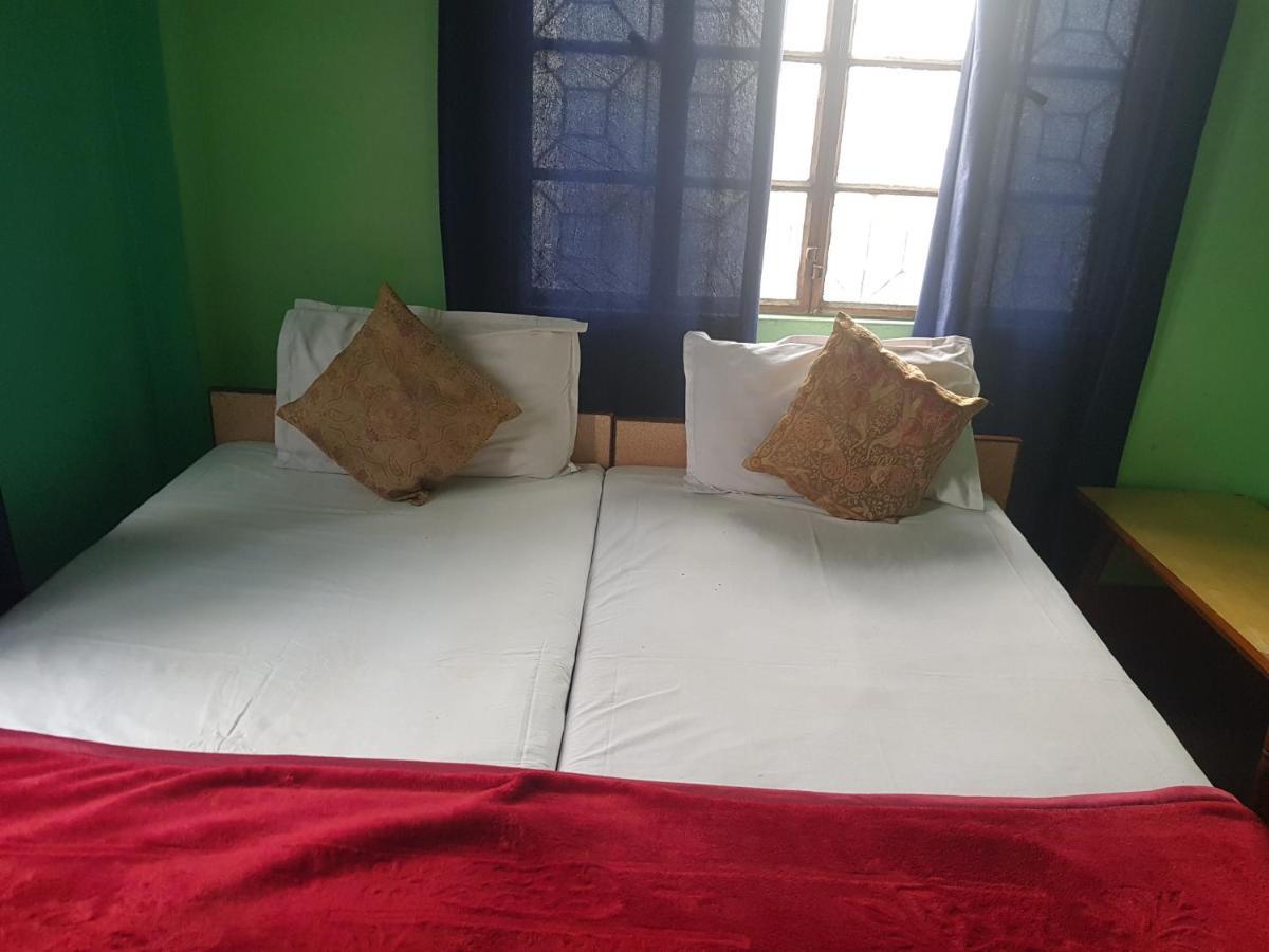 Family Guest House Varanasi Esterno foto
